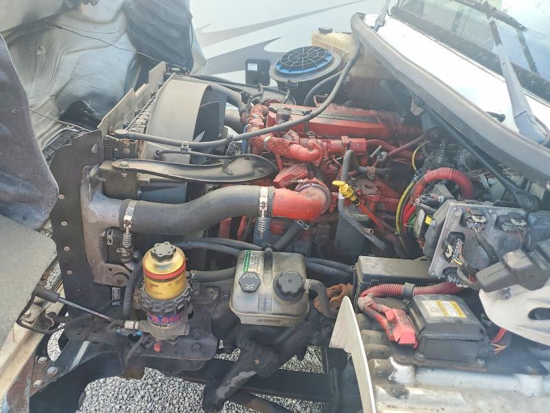 2016 Freigliner 2016 Freightliner Business Class M2 BOX Truck