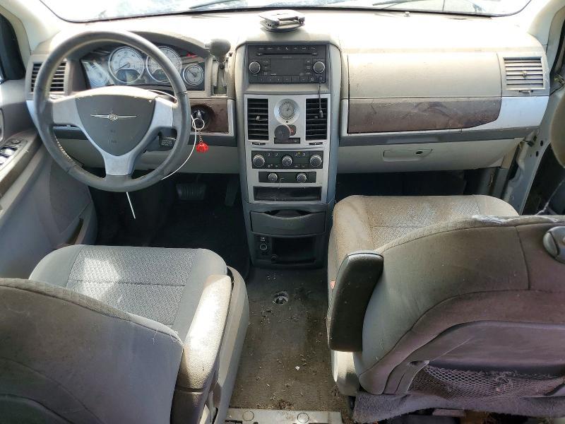 2010 Chrysler Town & Country Touring