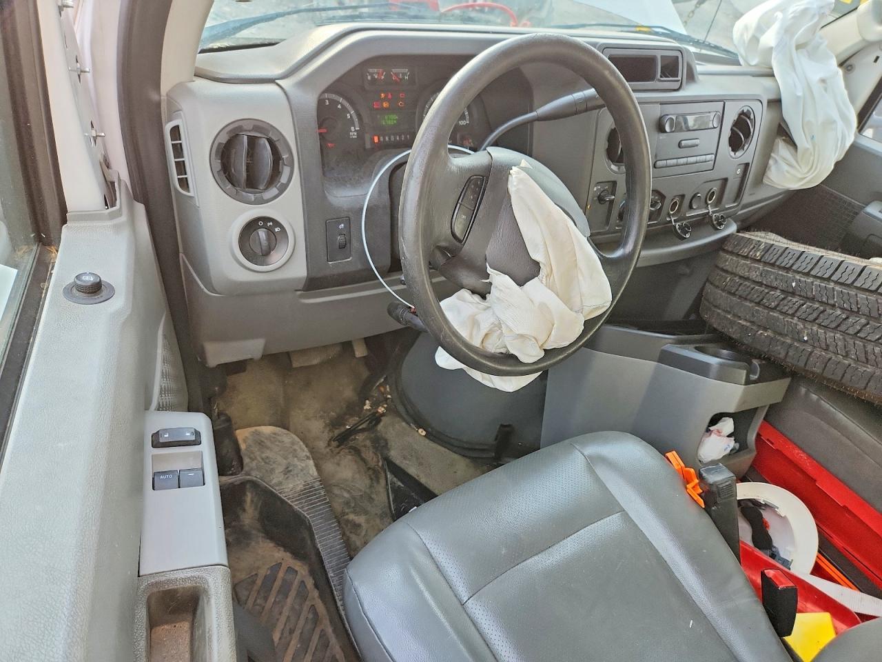 2019 Ford E350 BOX Truck