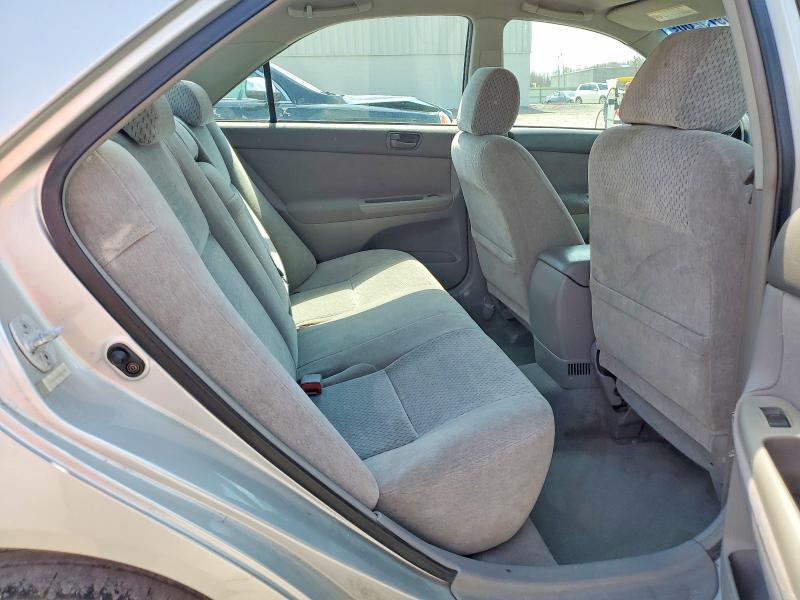 2003 Toyota Camry le