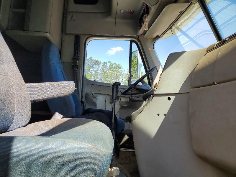 2003 Freightliner Columbia 120 Semi Truck