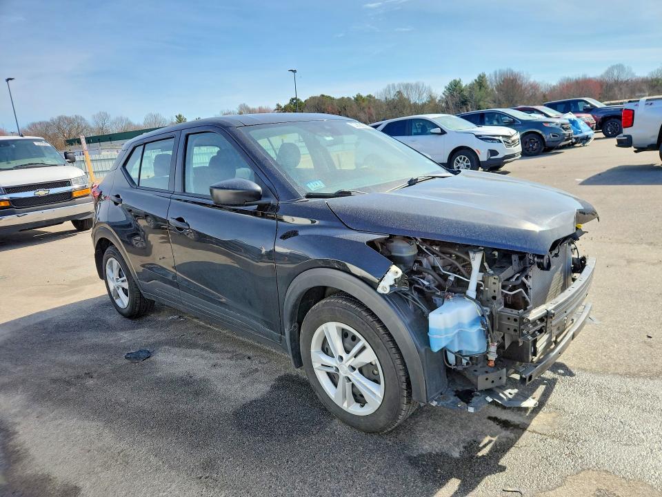 2024 Nissan Kicks s
