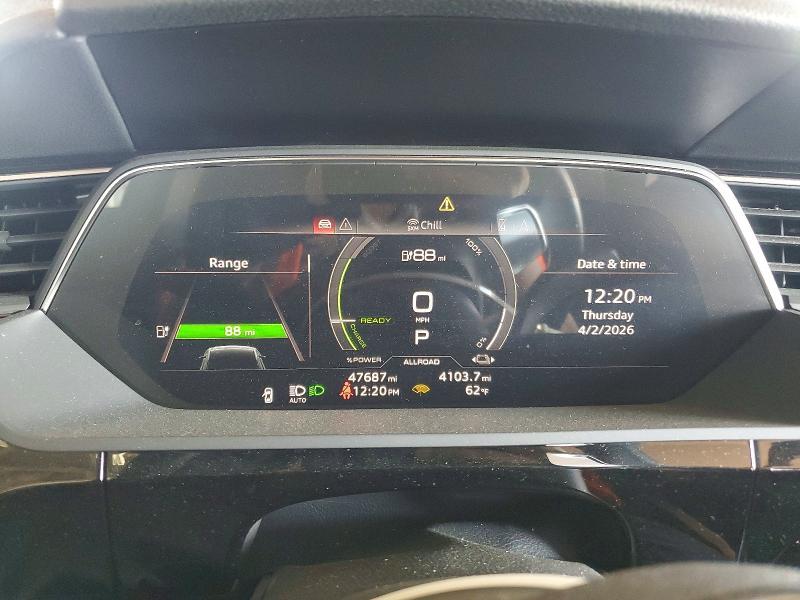 2022 Audi E-tron Premium Plus