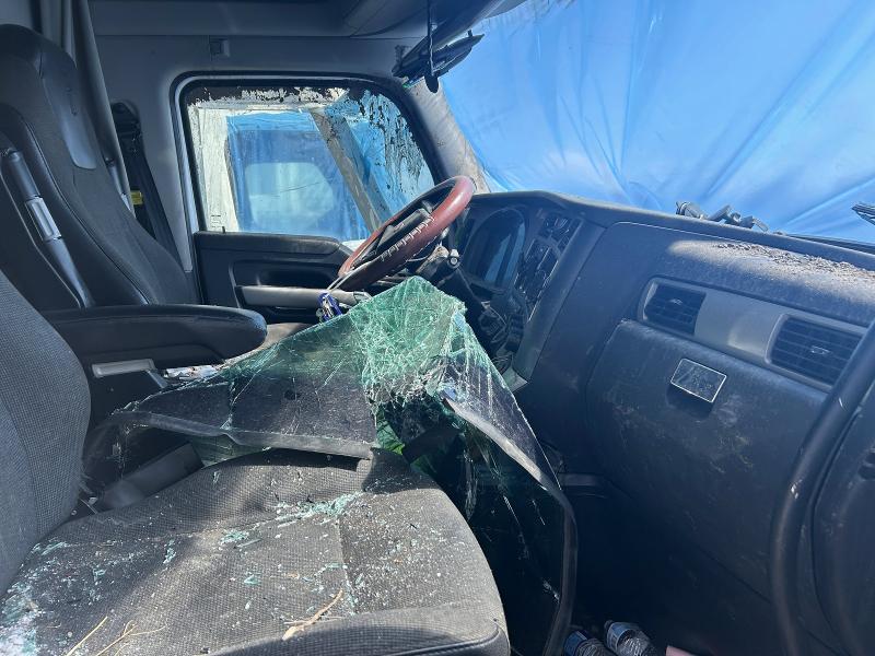 2022 Kenworth T680 Semi Truck