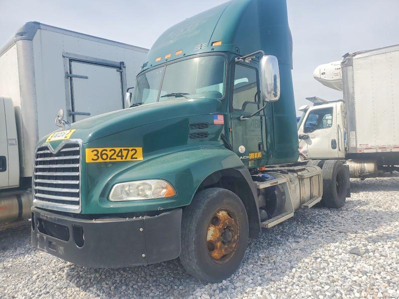 2017 Mack Cxu612 Semi Truck