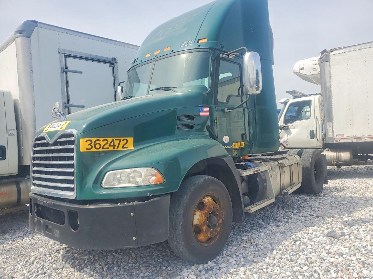 2017 Mack CXU612 Semi Truck