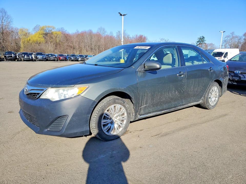 2014 Toyota Camry le
