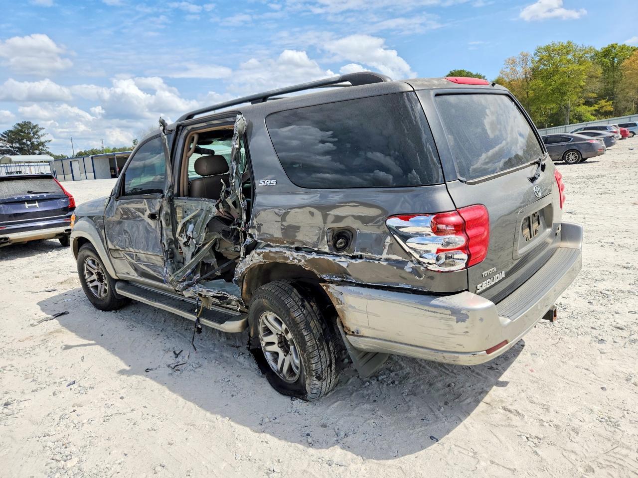 2004 Toyota Sequoia SR5