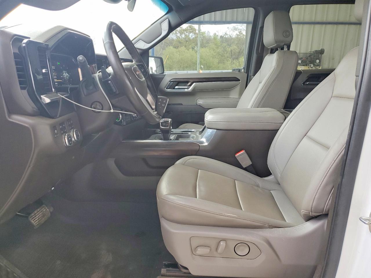 2024 GMC Sierra K1500 SLT