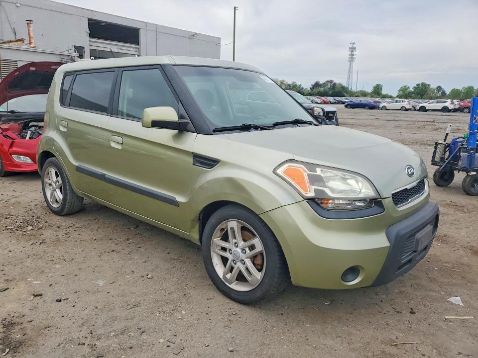2010 KIA Soul +