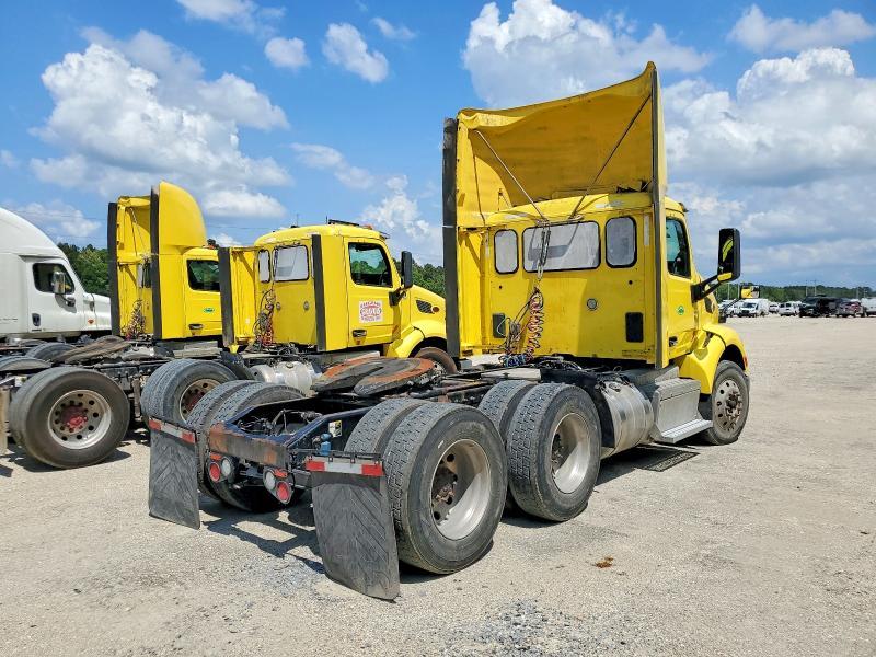 2017 Peterbilt 579 Semi Truck
