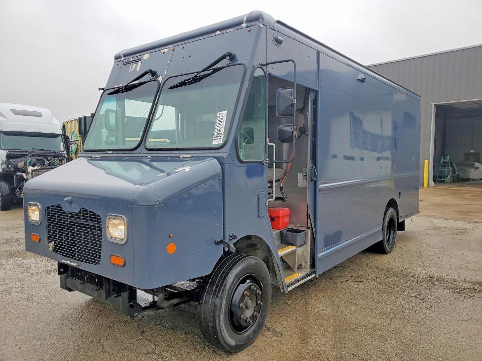 2020 Freightliner MT45G Chassis Delivery Truck