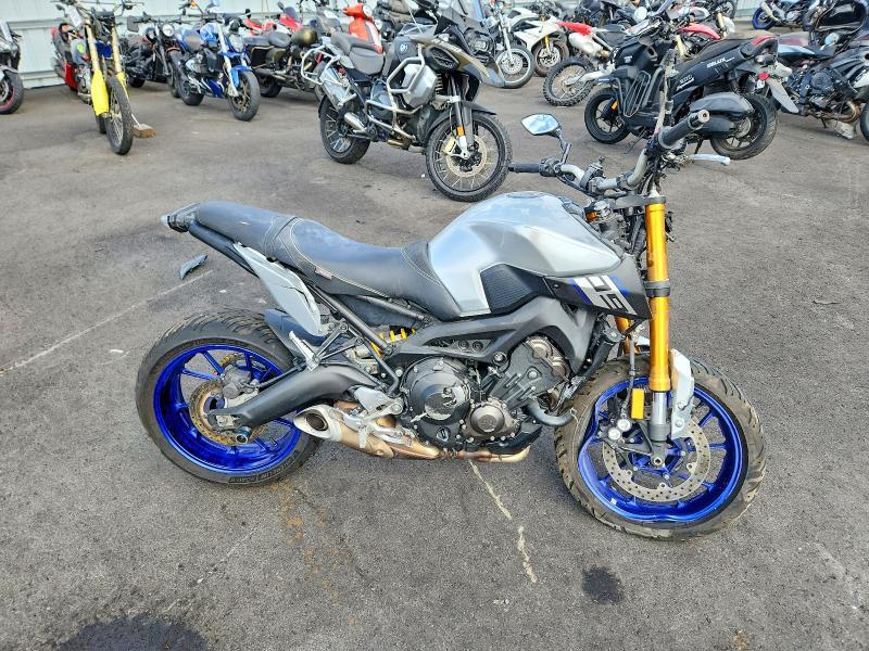 2015 Yama FZ09