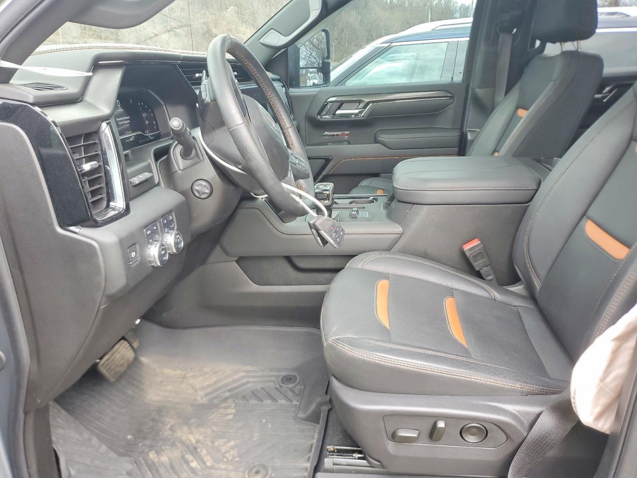 2025 GMC Sierra K1500 AT4