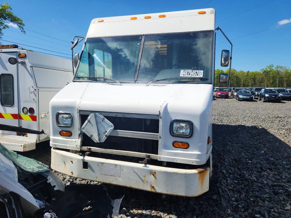 2004 Freightliner Mt45g Delivery Truck