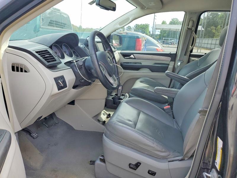 2013 Volkswagen Routan se