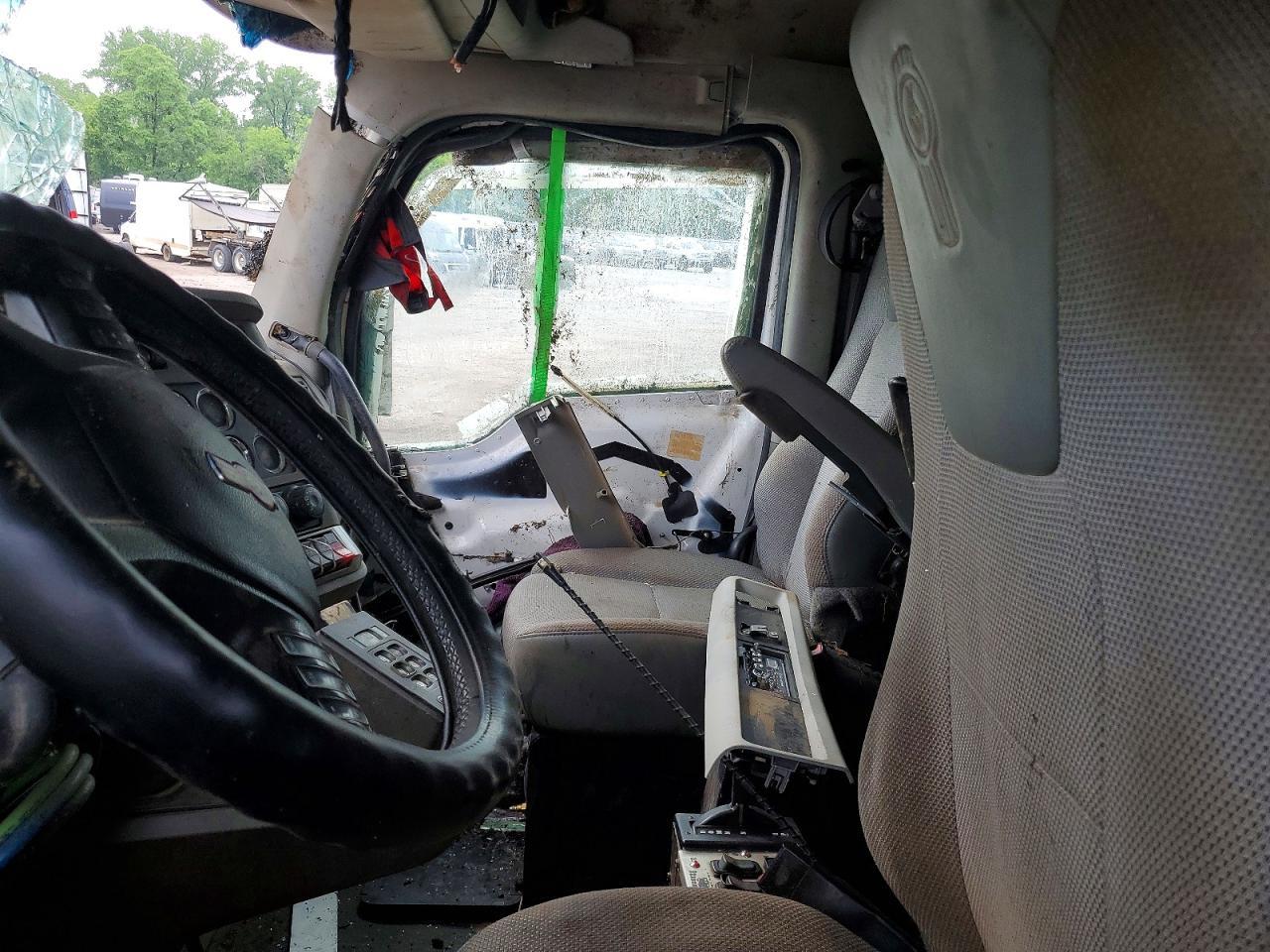 2017 Kenworth T880 Dump Truck