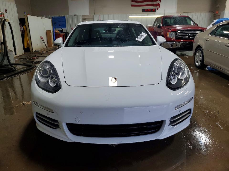 2014 Porsche Panamera 2