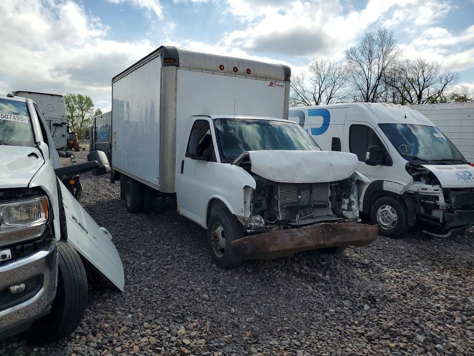 2005 Chevrolet Express G3-box Truck