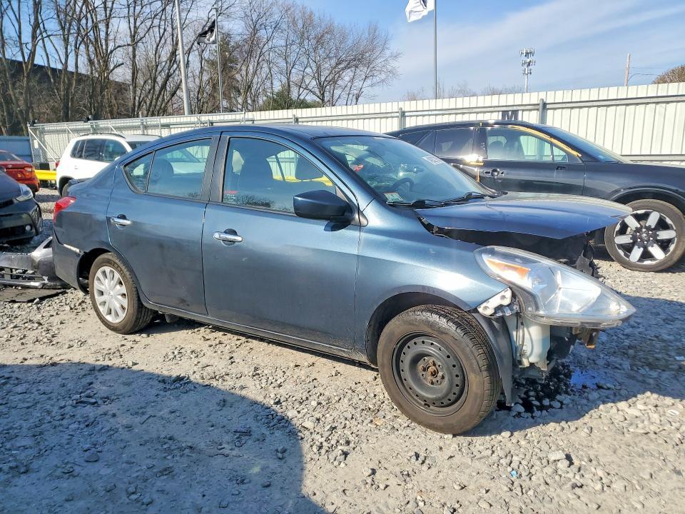 2016 Nissan Versa 1.6 sv