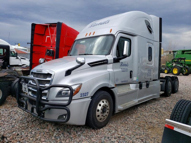 2019 Freigliner 2019 Freightliner Cascadia 126 Semi Truck