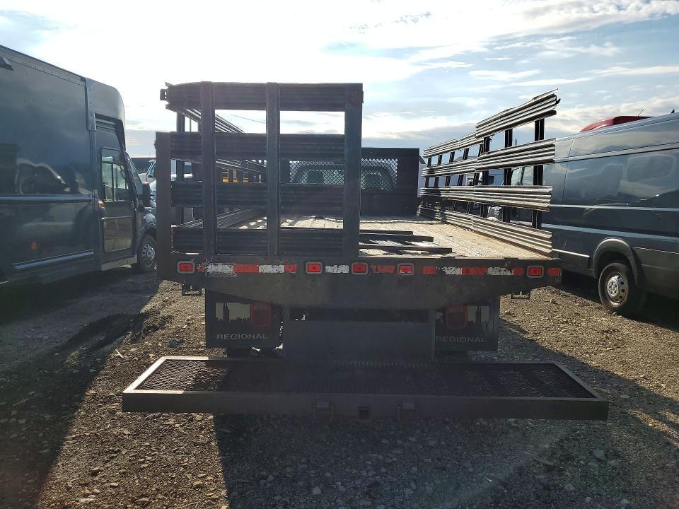 2015 Ford F450 Super Duty Flatbed Truck