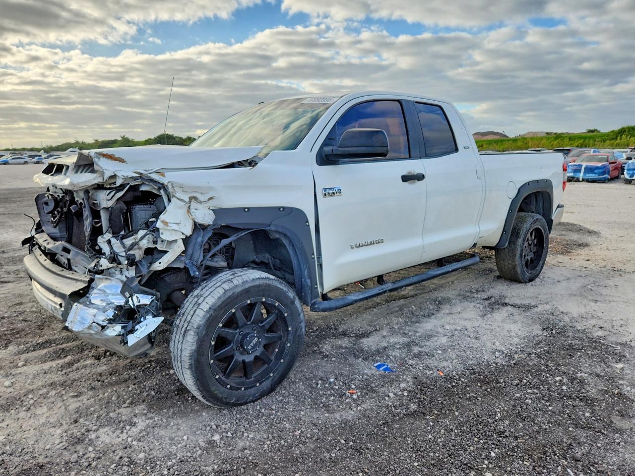 2014 Toyota Tundra SR5