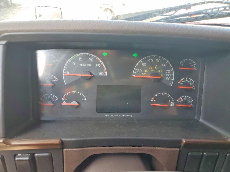 2017 Volvo VNL Semi Truck