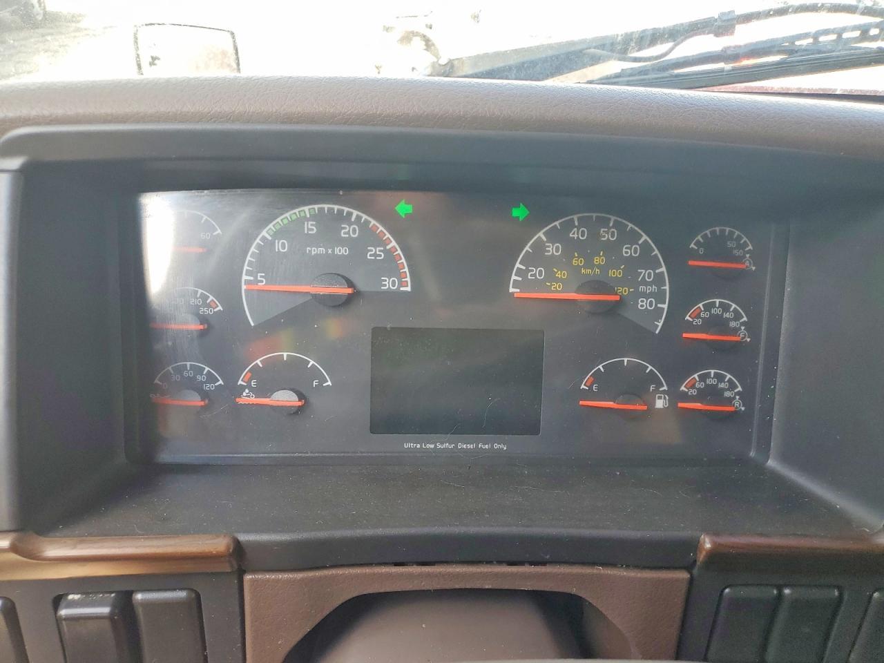 2017 Volvo VNL Semi Truck
