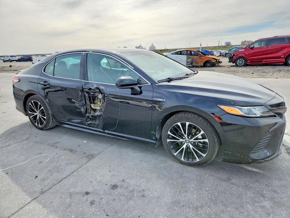 2018 Toyota Camry Hybrid se