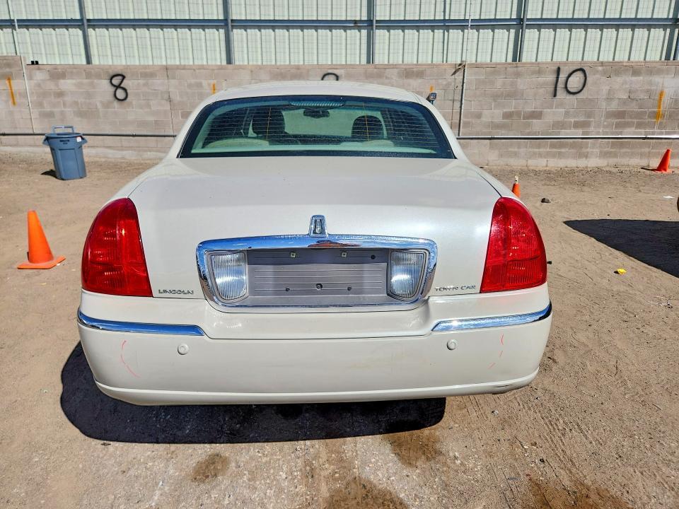 2004 Lincoln Town car Ultimate