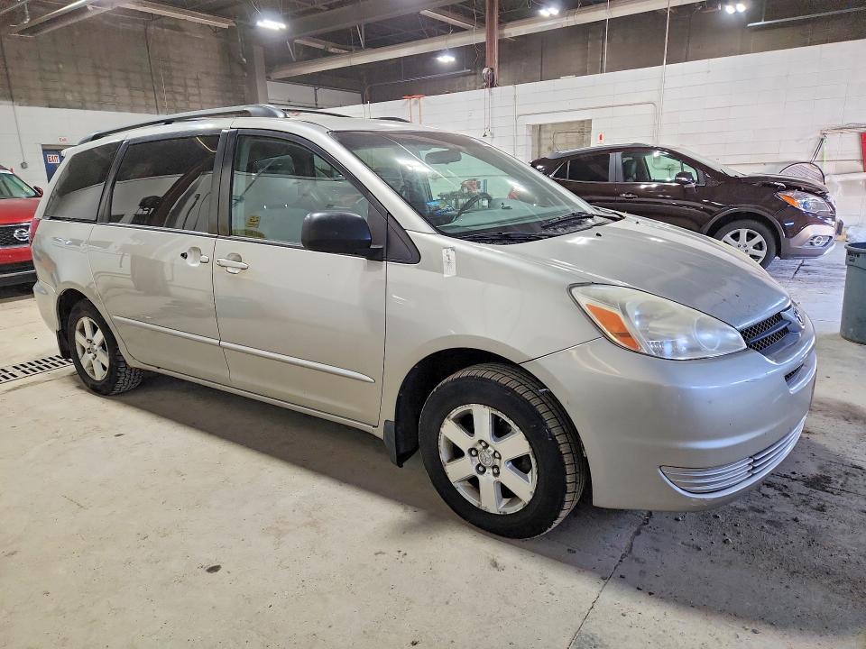 2005 Toyota Sienna le 8 Passenger