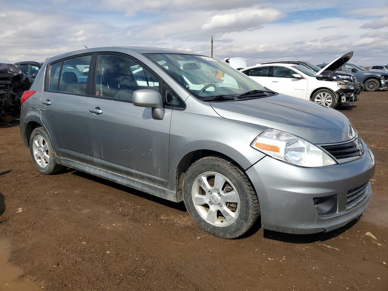 2012 Niss Versa 1.8 s
