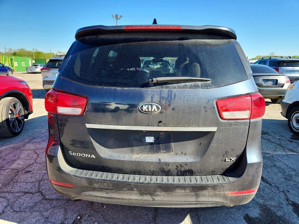 2017 KIA Sedona lx