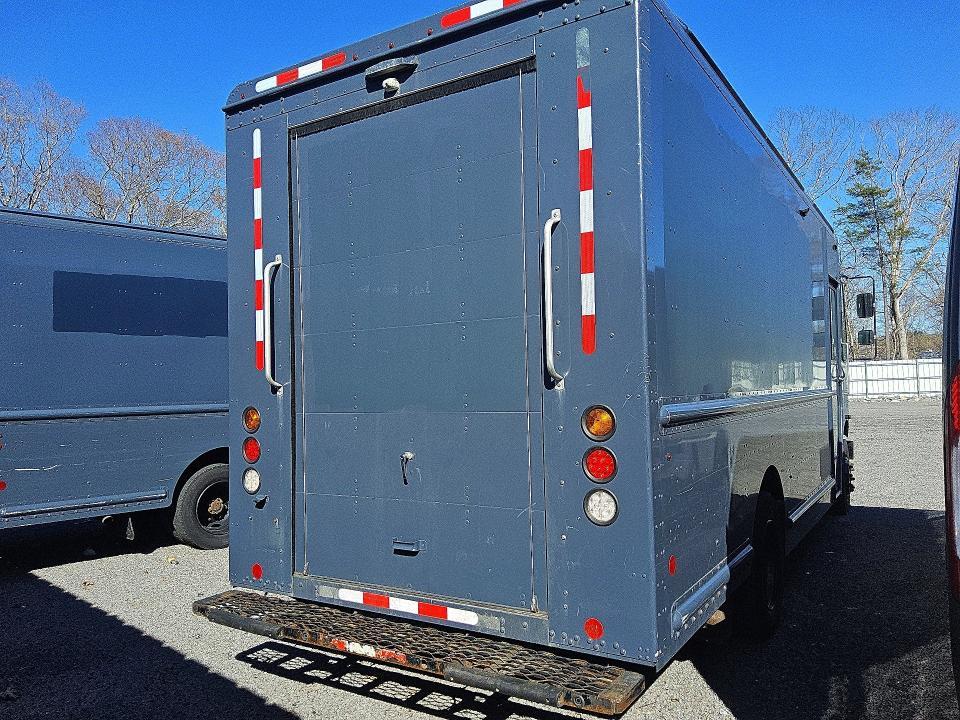 2020 Freightliner MT45G Delivery Truck