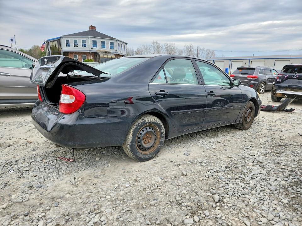 2004 Toyota Camry le