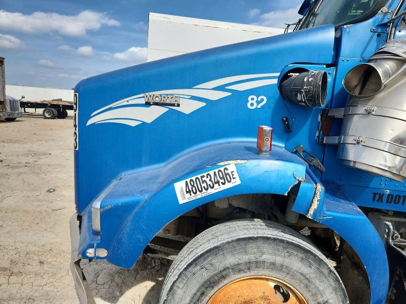 2004 Kenworth Construction T800
