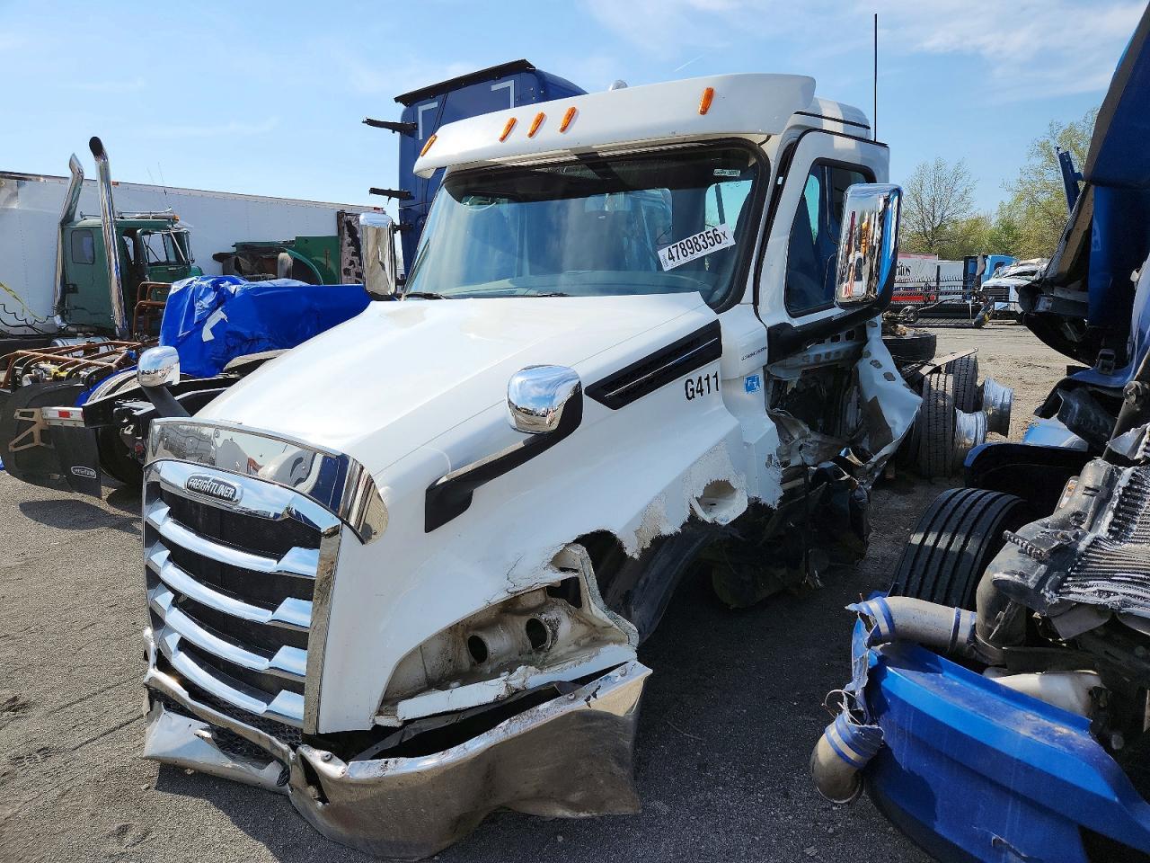 2021 Freigliner 2021 Freightliner Cascadia 113 Semi Truck