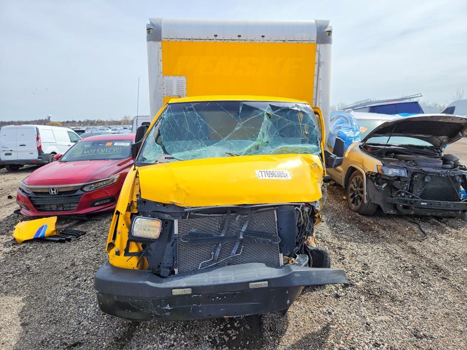 2017 GMC Savana box Truck