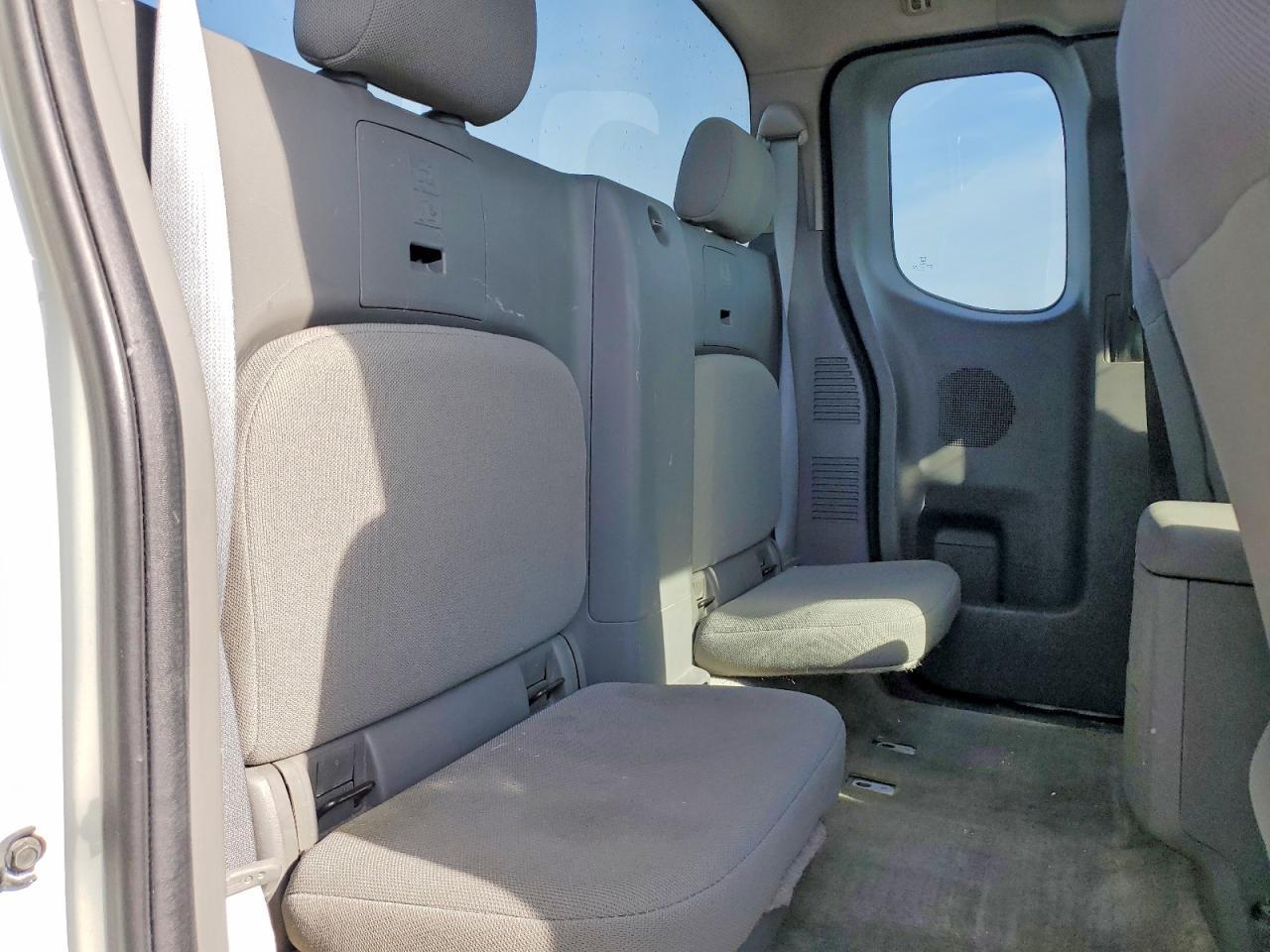 2015 Nissan Frontier S