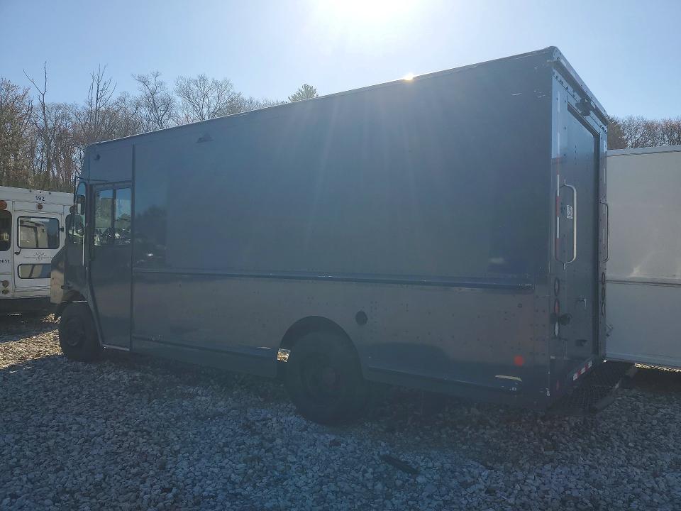 2021 Freigliner 2021 Freightliner MT45 Chassis Delivery Truck
