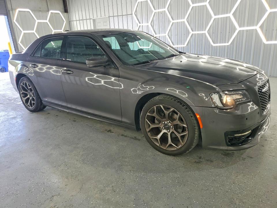 2018 Chrysler 300 s