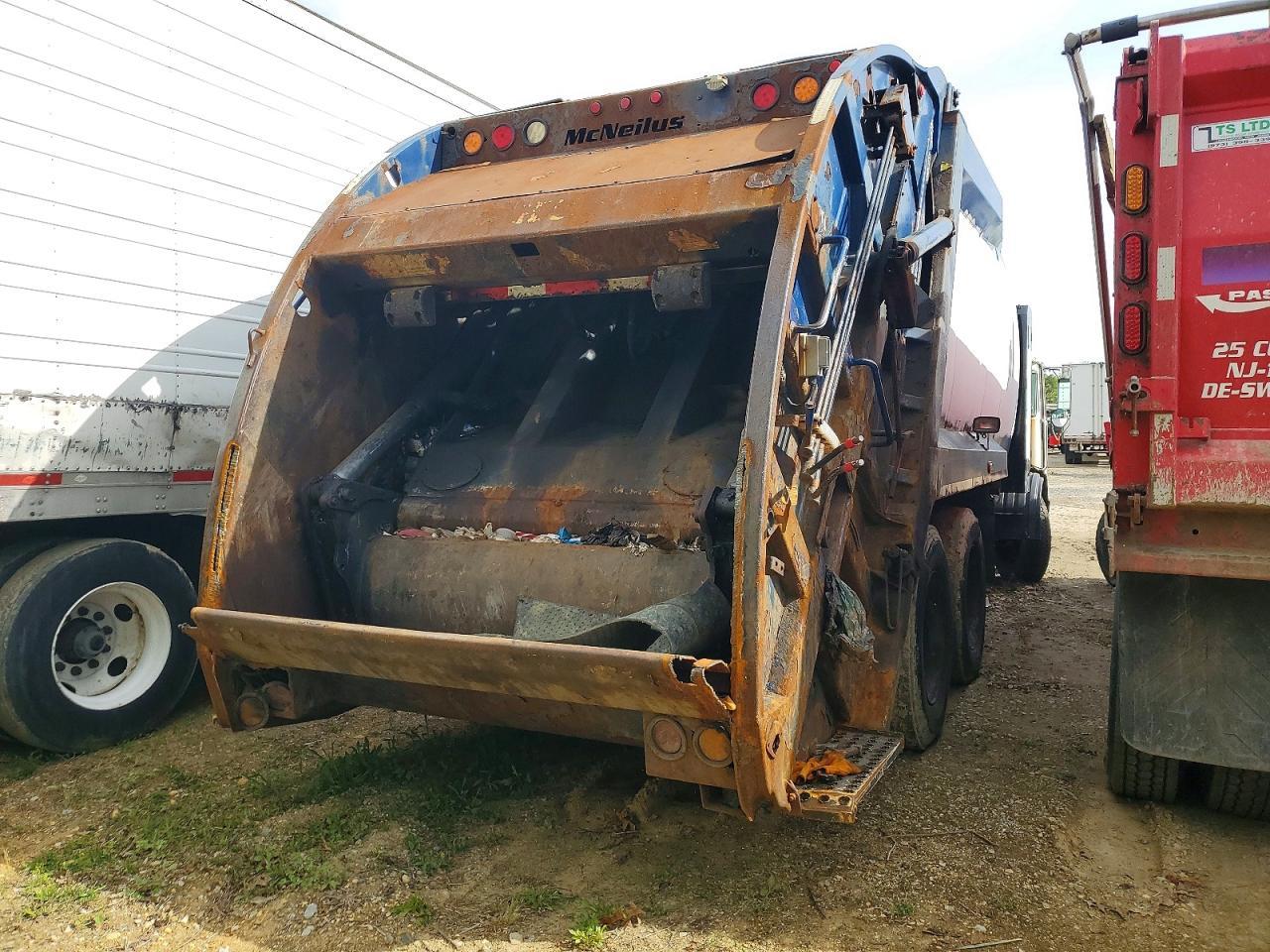 2012 Autocar Xpeditor Refuse Truck