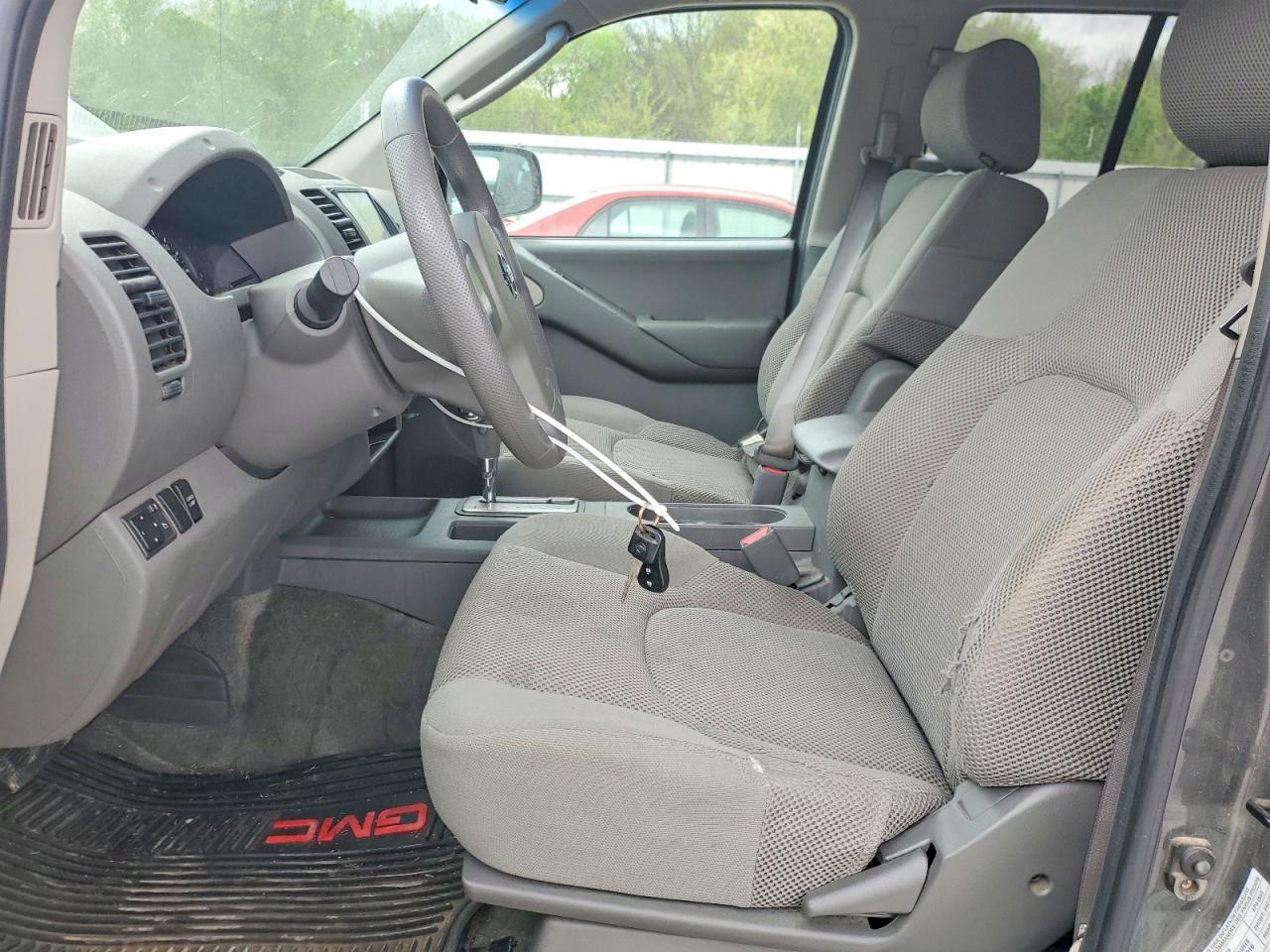 2005 Nissan Frontier SE