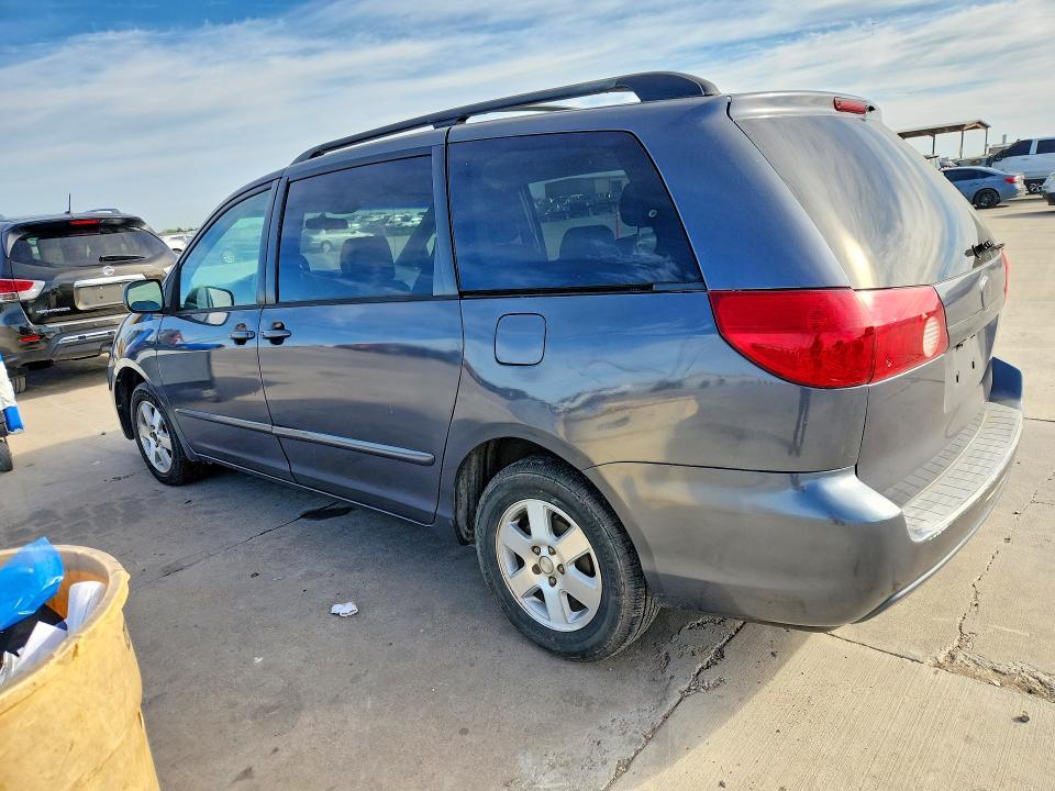 2006 Toyota Sienna le 8 Passenger