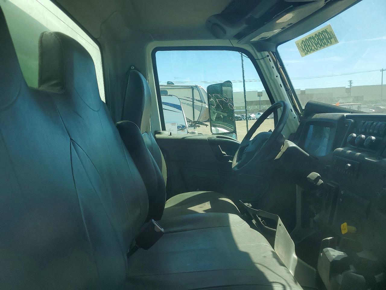 2023 International MV607 BOX Truck