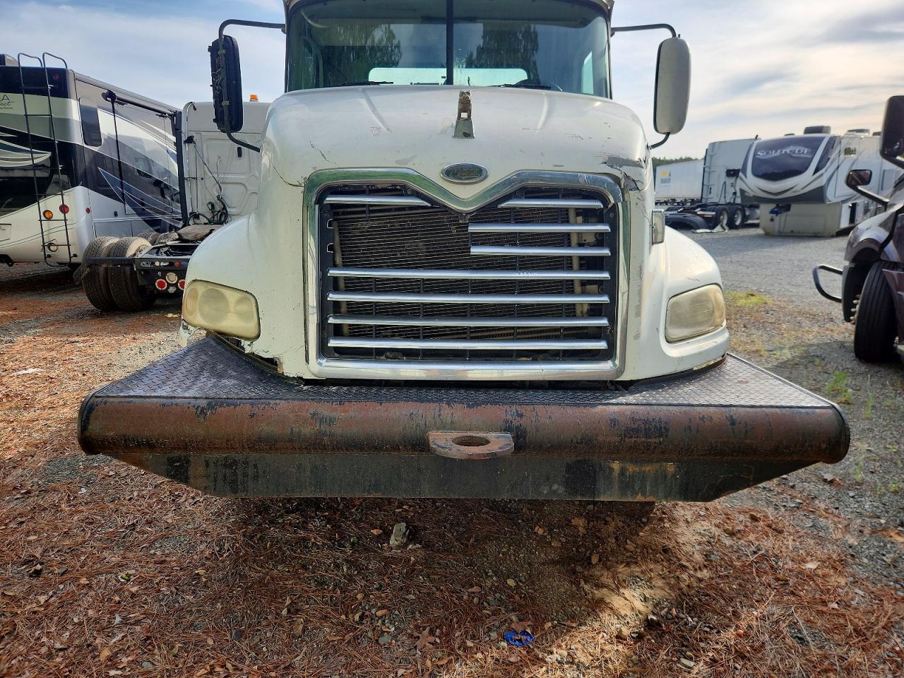 2007 Mack CXN600 Truck Cab AND Chassis