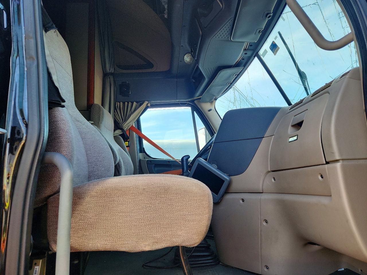 2015 Freightliner Cascadia 125
