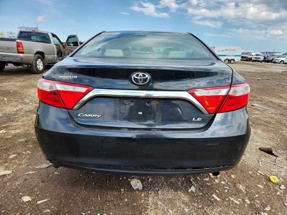 2015 Toyota Camry le