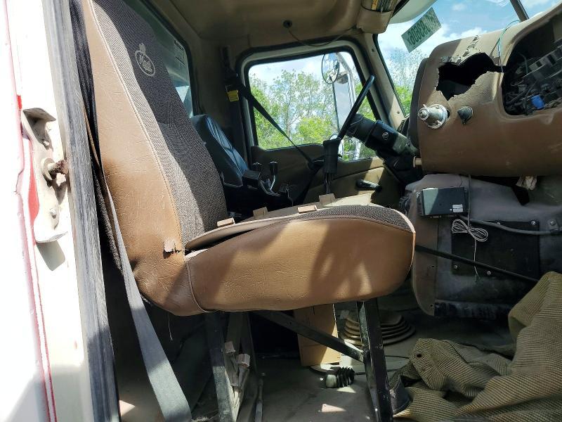 2005 Mack 700 CV700
